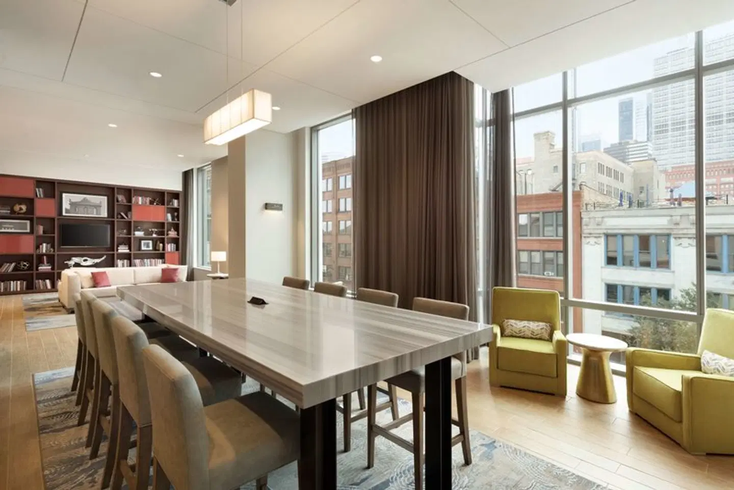 Hampton Inn Chicago Downtown West Loop Bar