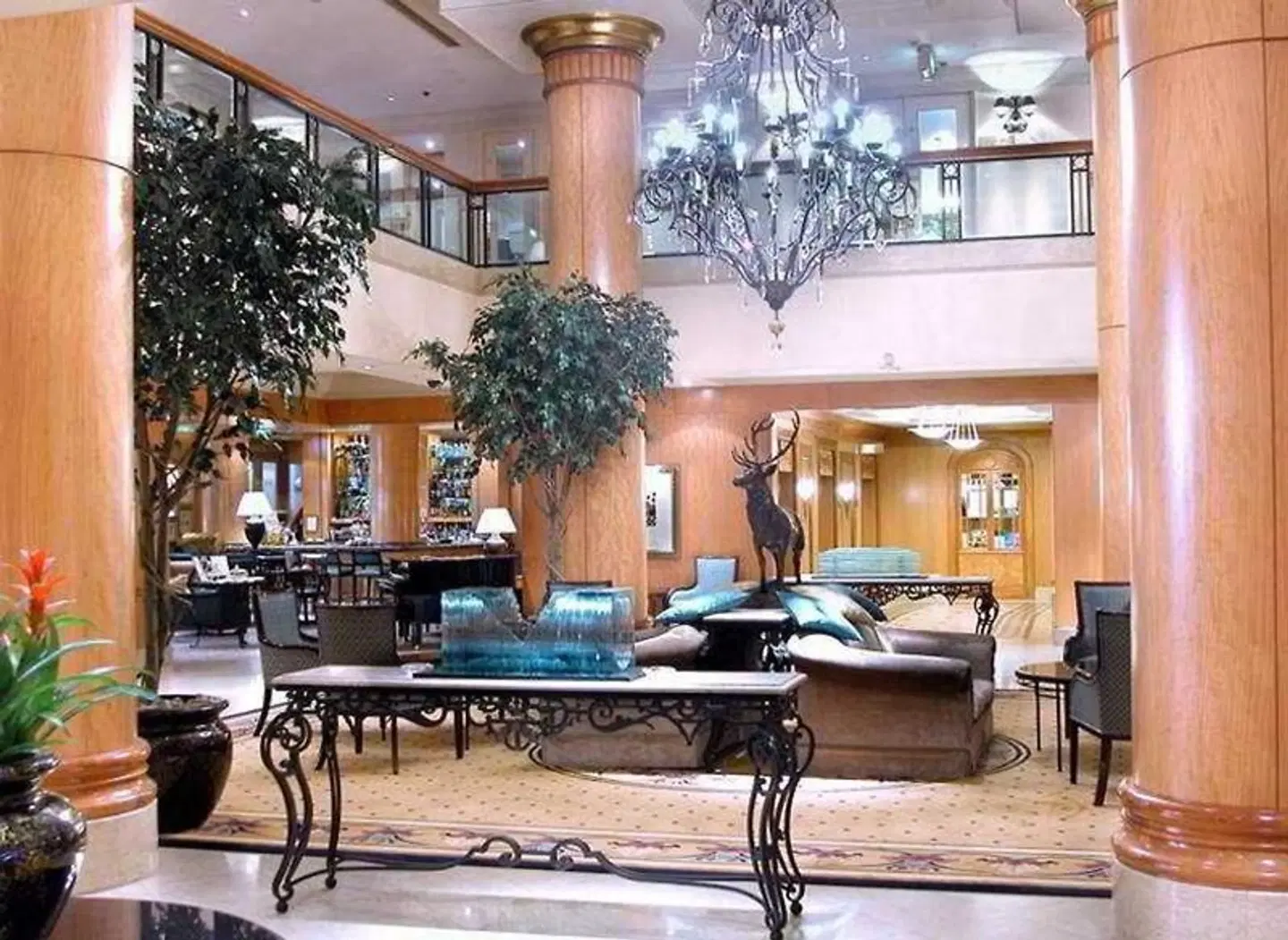 Millennium Gloucester Hotel London Kensington Bar