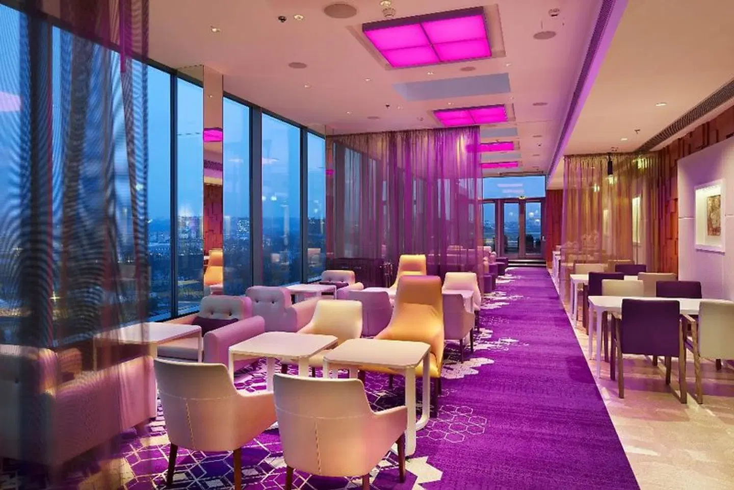 Hilton Prague Bar