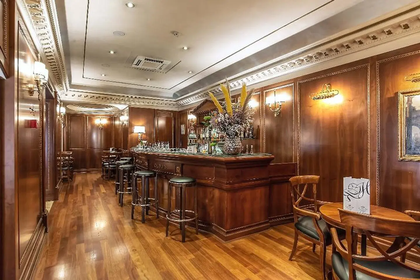 River Palace Hotel Bar