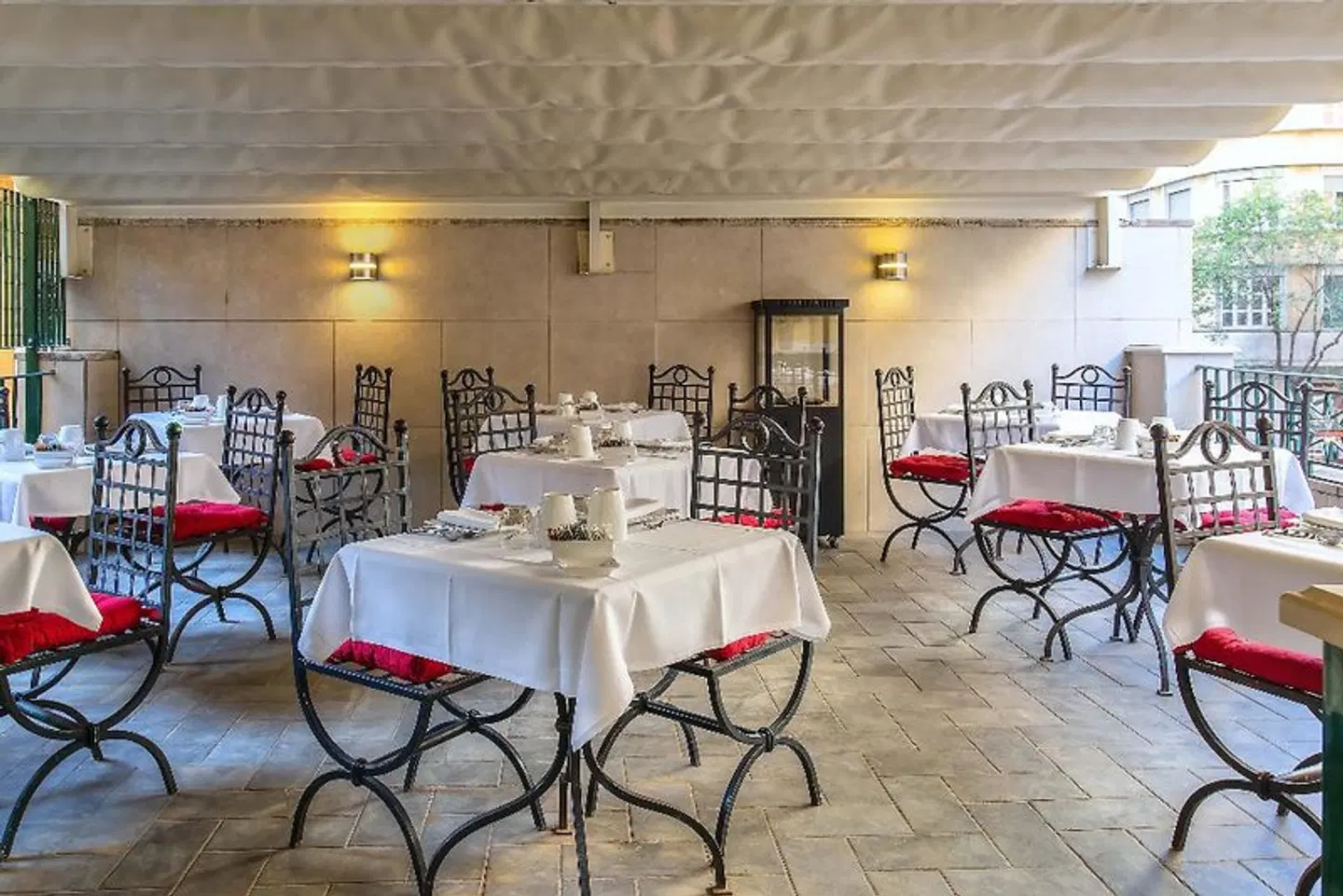 River Palace Hotel Restaurant