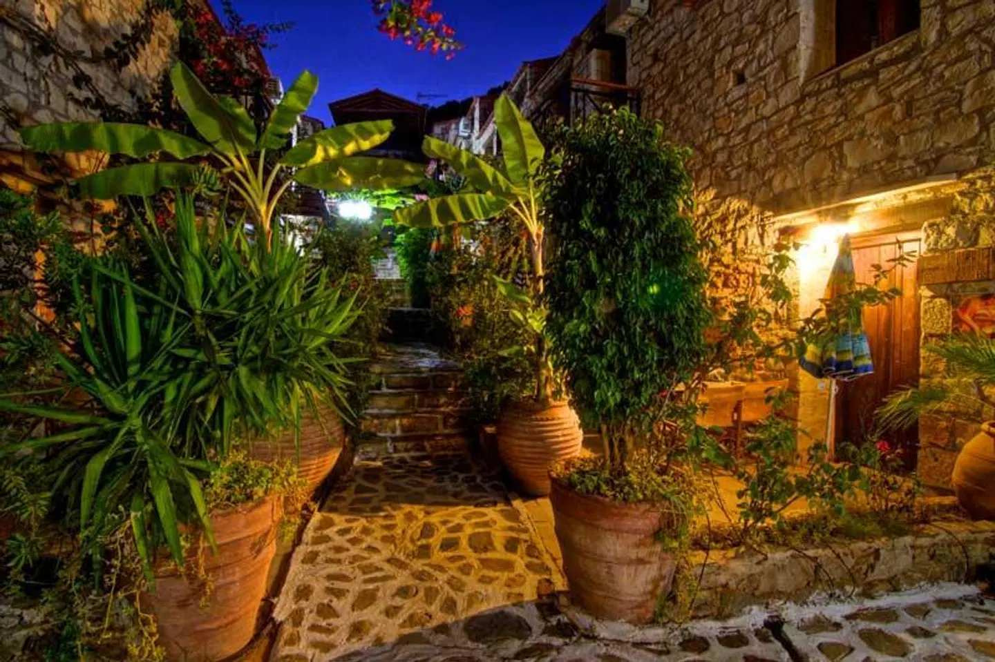 Stone Village Petrino Horio Garten