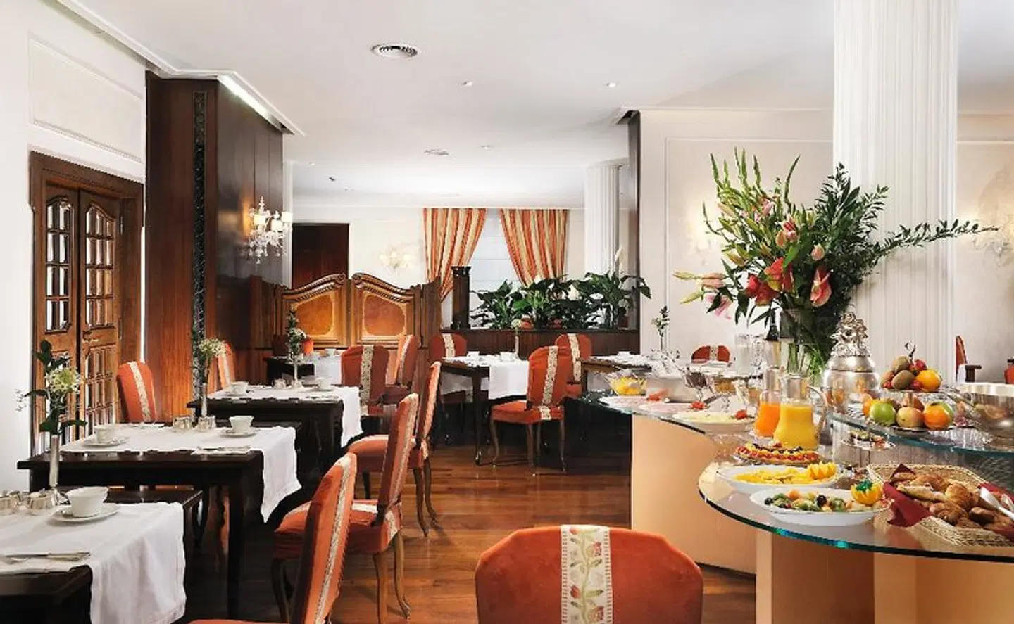 De La Ville Restaurant