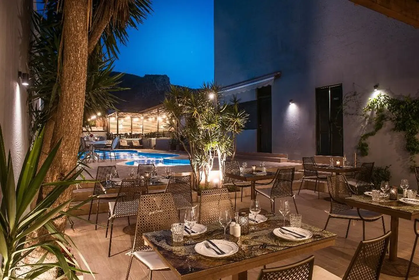 Indigo Suites Collection Adults Only Restaurant