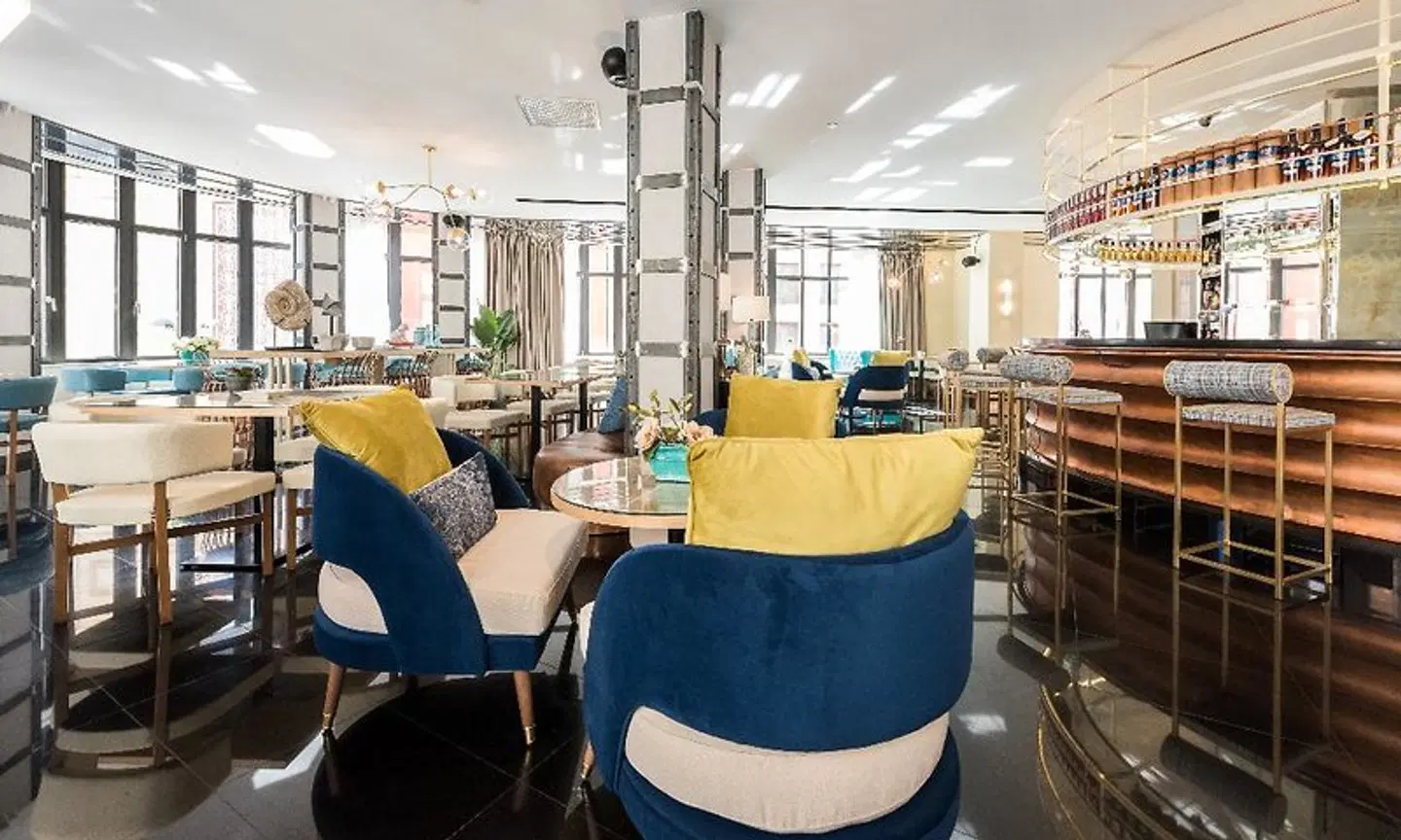 Vincci Capitol Bar