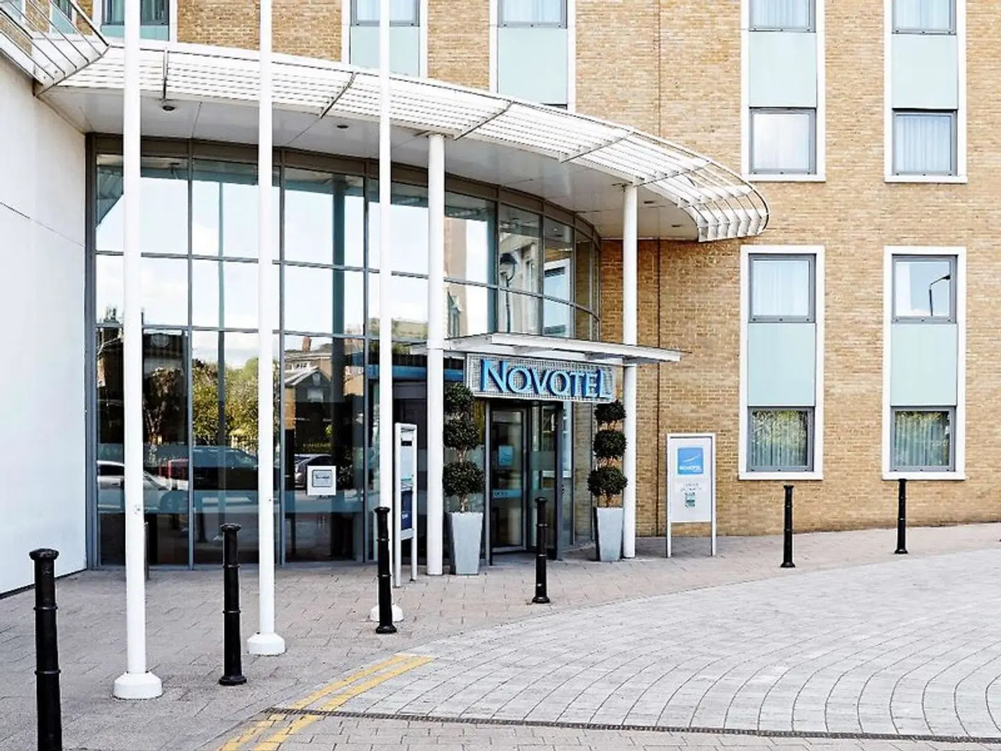 Novotel London Greenwich Hotel EXTERIOR