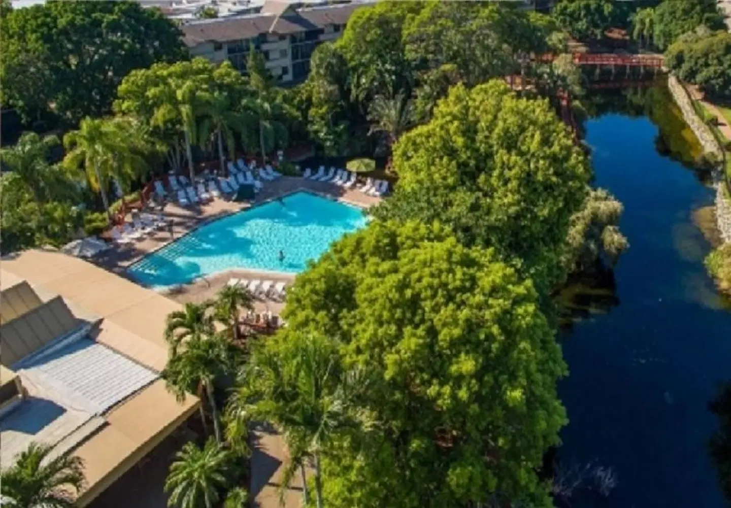 Park Shore Resort OUTDOOR_POOL