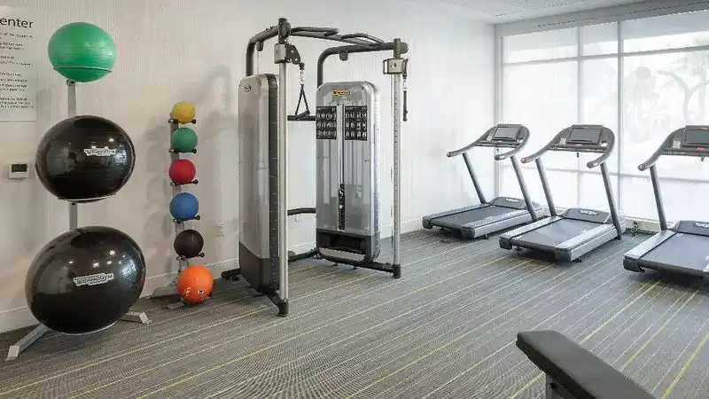 Holiday Inn Express & Suites Orlando At Seaworld – Hotelfoto