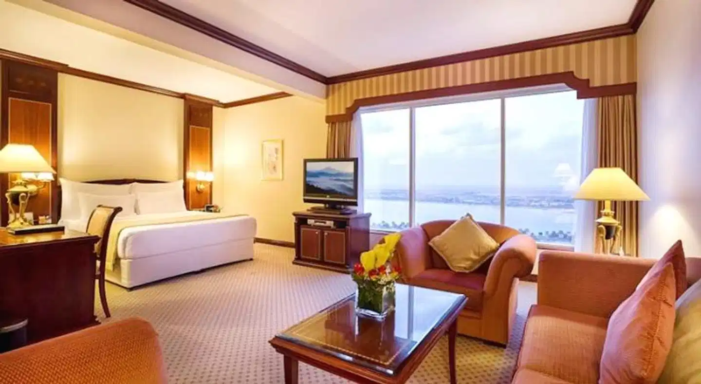 Corniche Hotel Abu Dhabi Wohnbeispiel