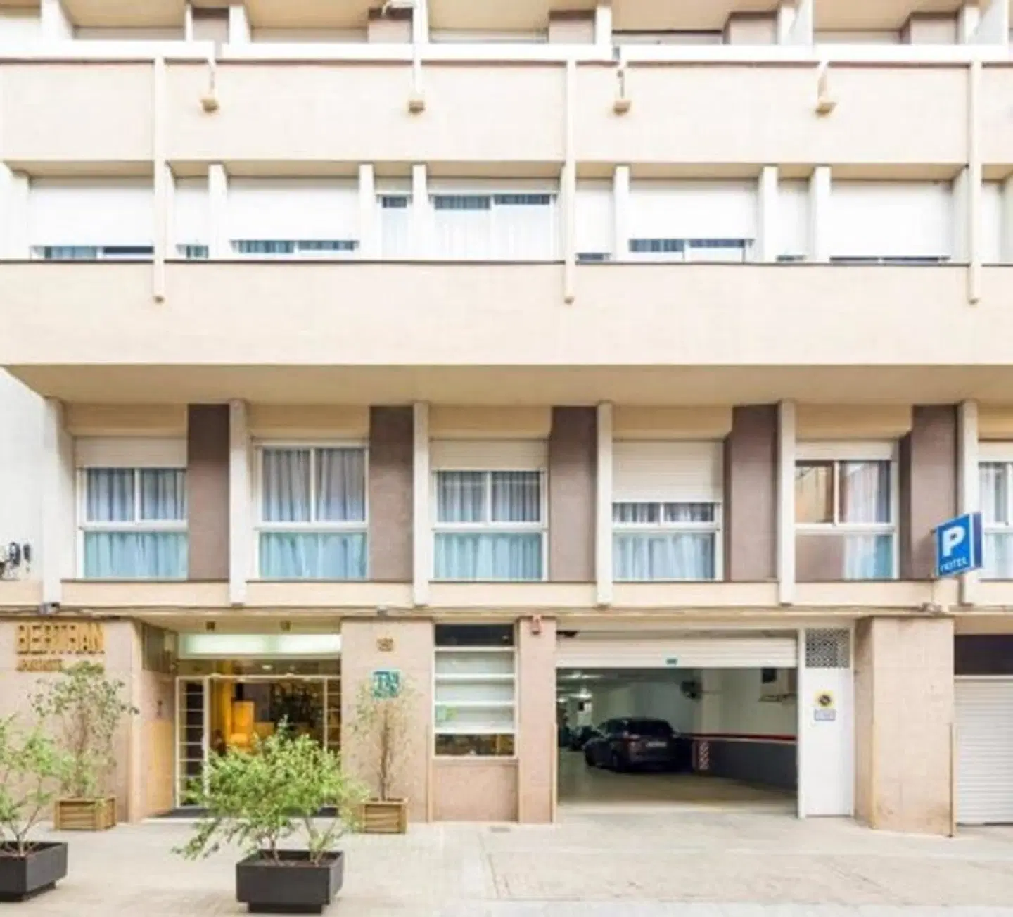 Aparthotel Bertrán EXTERIOR