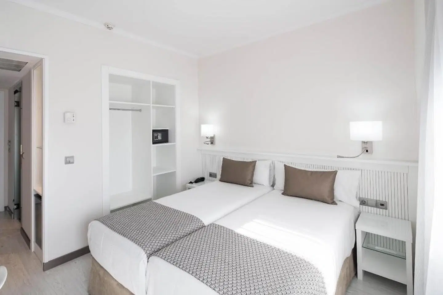 Catalonia Roma ROOM_EXAMPLE