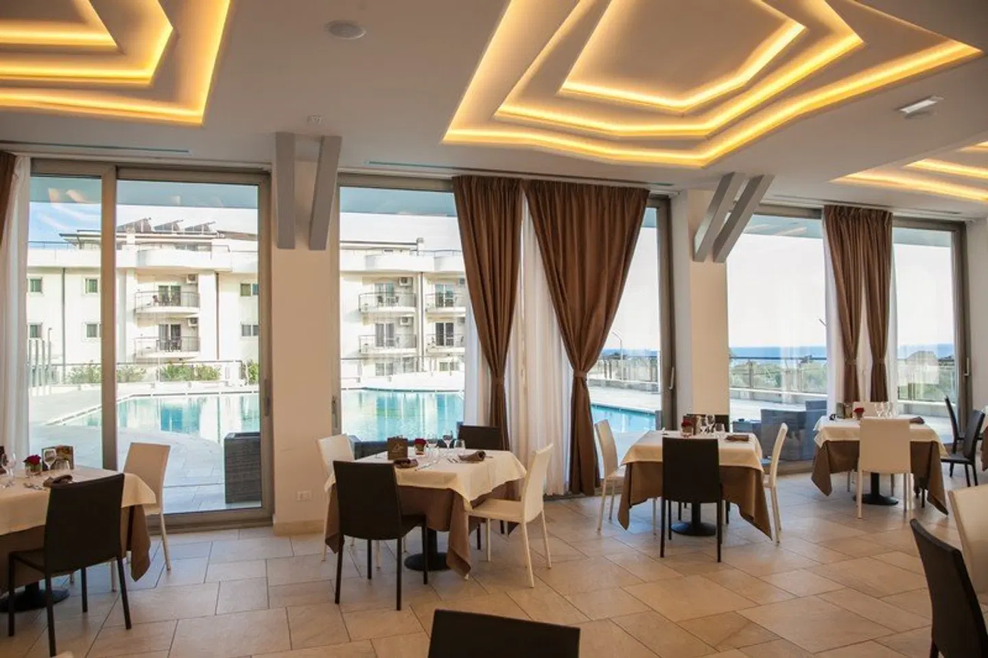 4 Spa Resort Hotel Restaurant