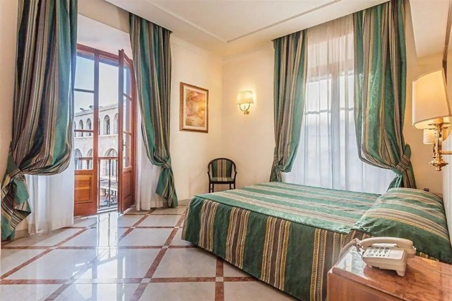 Siracusa ROOM_EXAMPLE