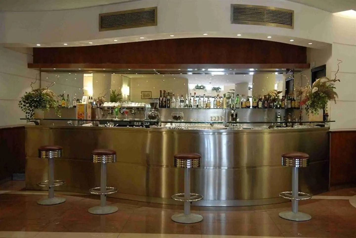 Degli Imperatori Bar