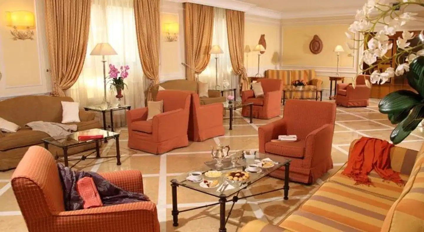 Donna Laura Palace Konferenz