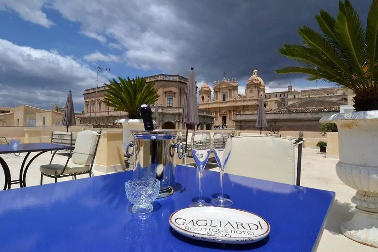 Gagliardi Boutique Hotel OUTDOOR_POOL