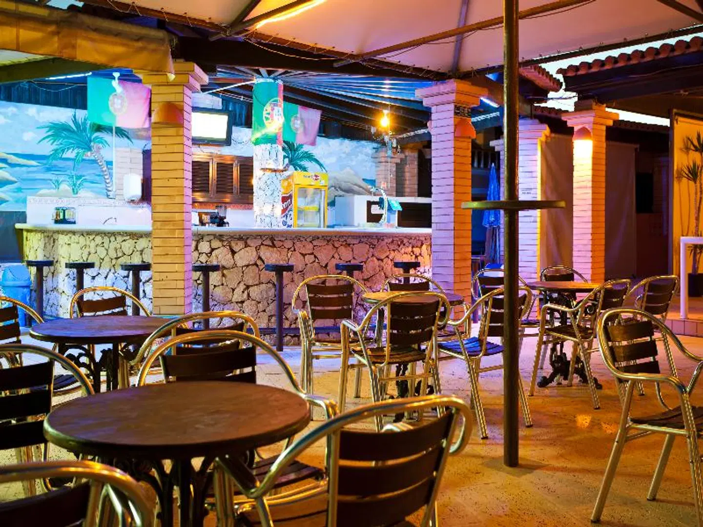 Colina Village Bar