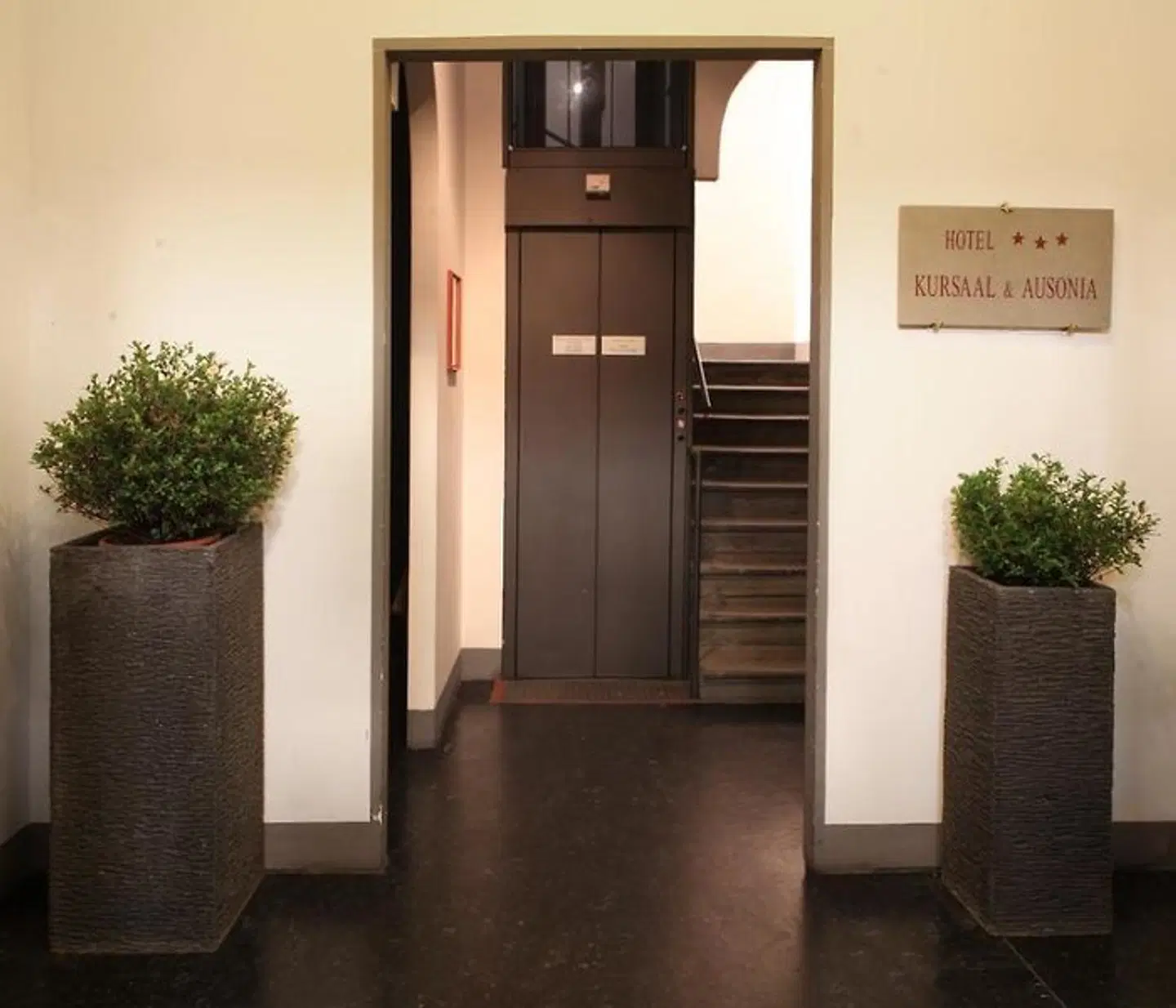 Kursaal & Ausonia HEALTH_BEAUTY