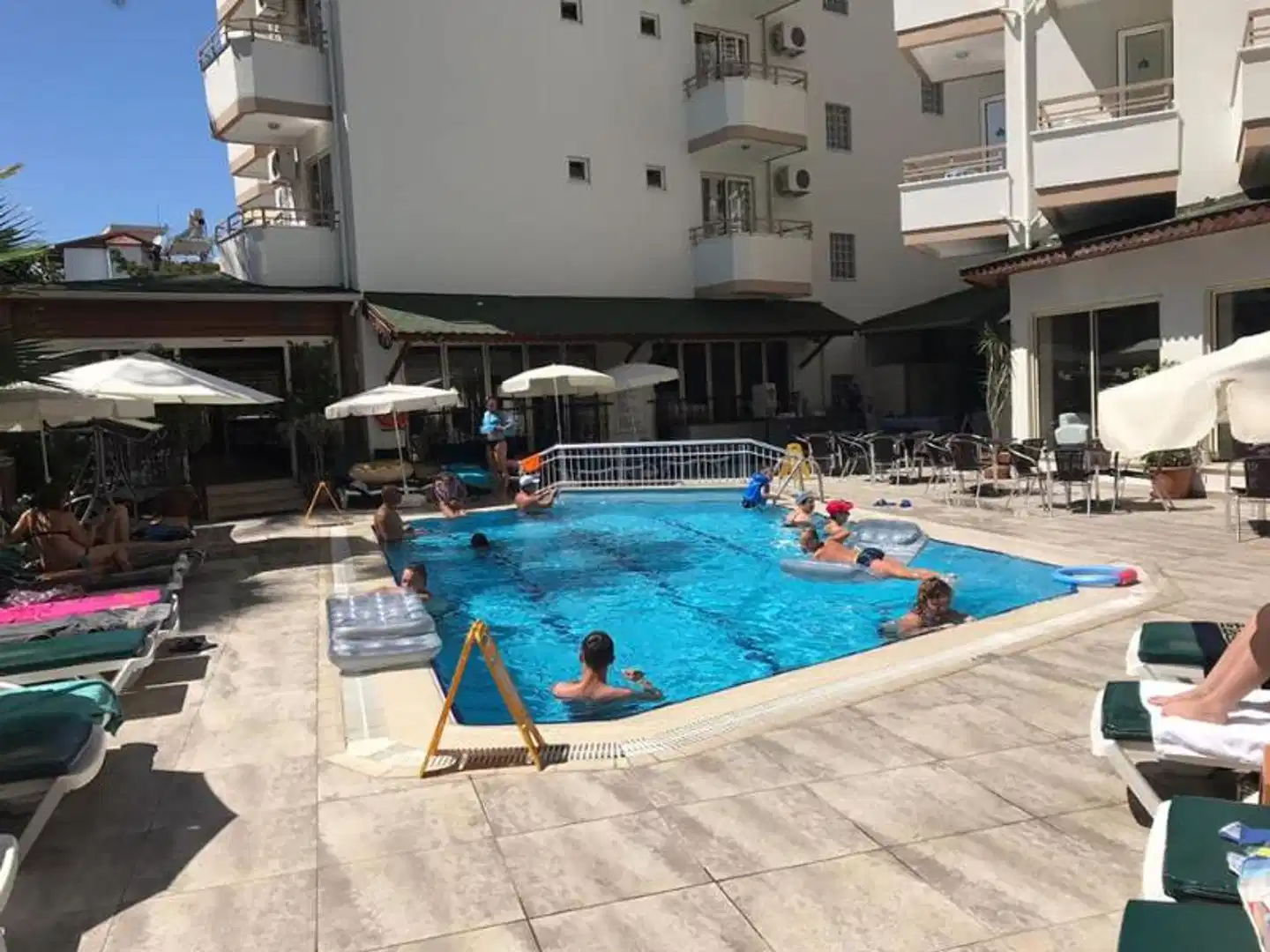 Remi Hotel Pool