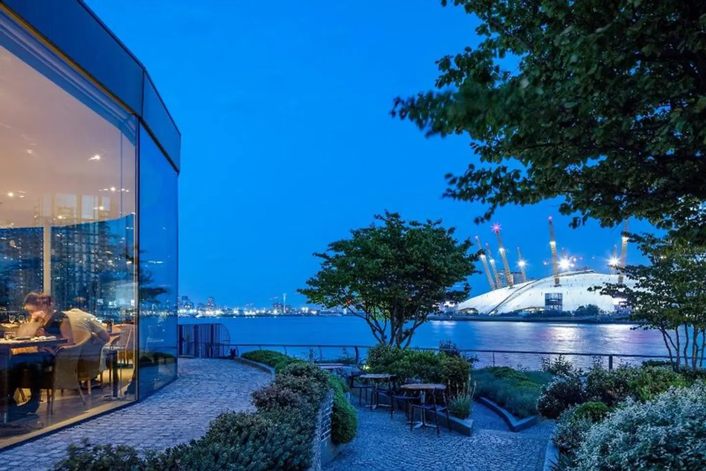 Radisson Blu Edwardian New Providence Wharf Hotel Terrasse