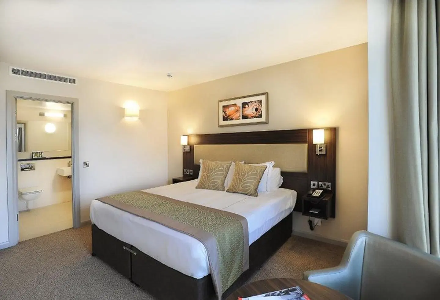 Heston Hyde ROOM_EXAMPLE