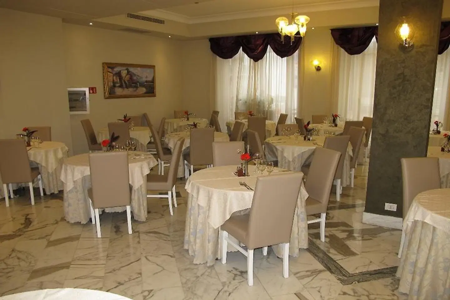 Club Restaurant