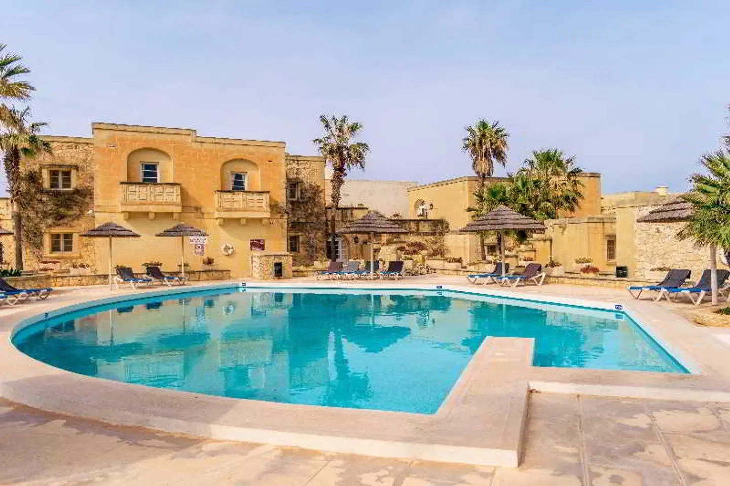 Villag Tal-Fanal OUTDOOR_POOL