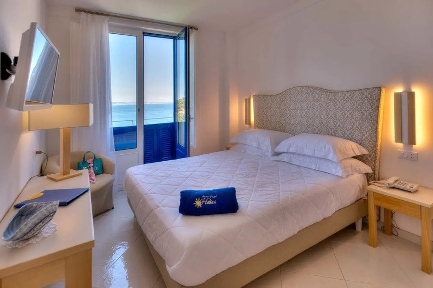 Boutique Hotel Helios ROOM_EXAMPLE