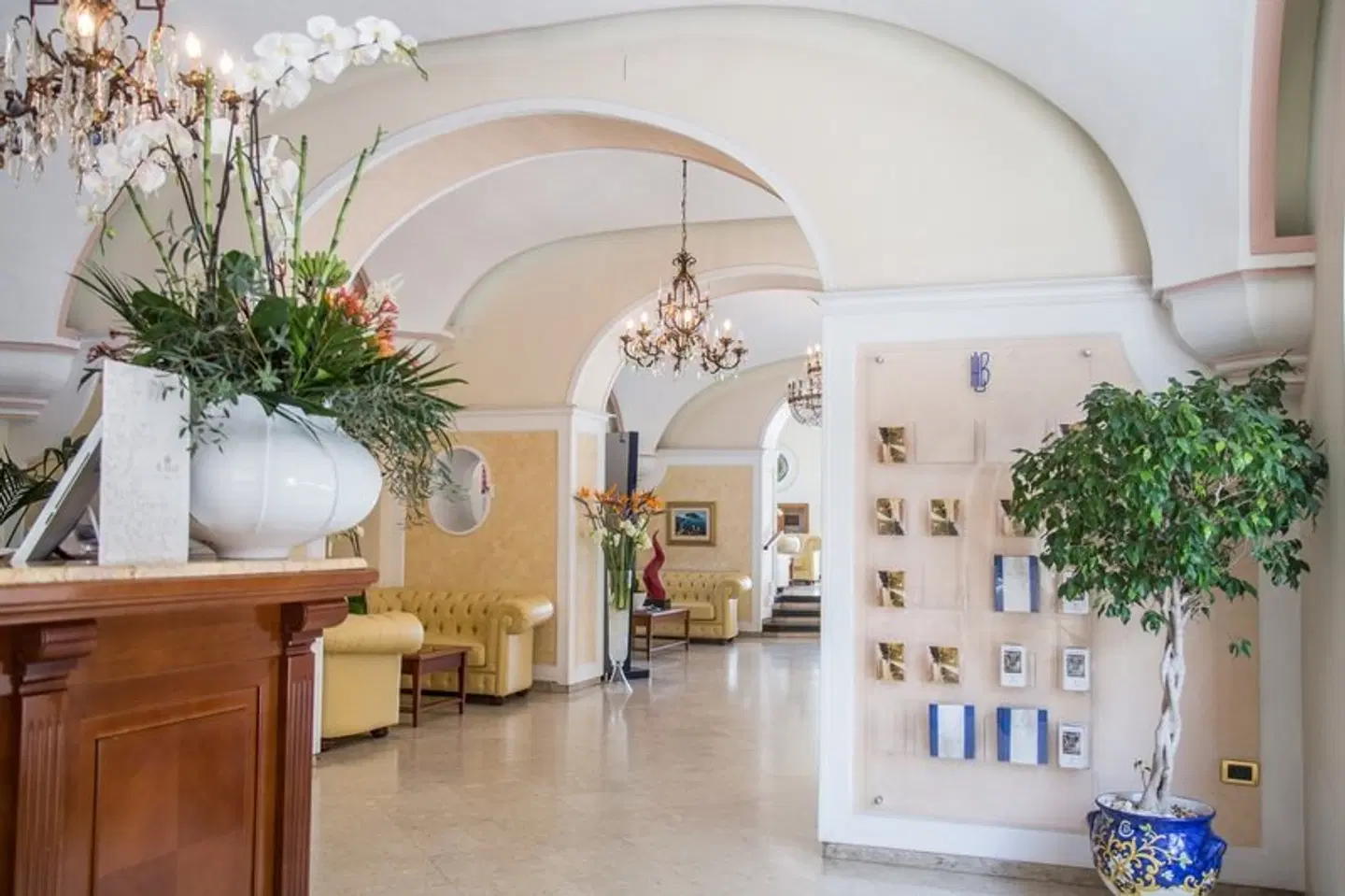 Lloyd's Baia Hotel LOUNGE_LOBBY