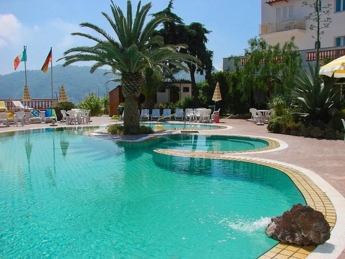 Internazionale OUTDOOR_POOL
