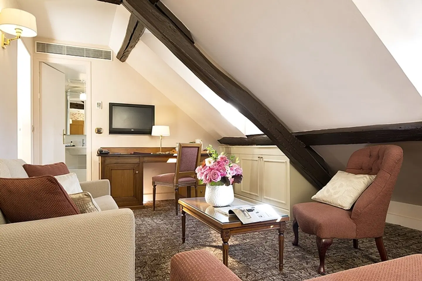 Queen Mary ROOM_EXAMPLE