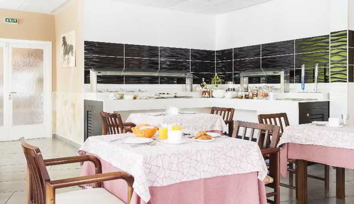 Neptuno Paguera Hostal Restaurant