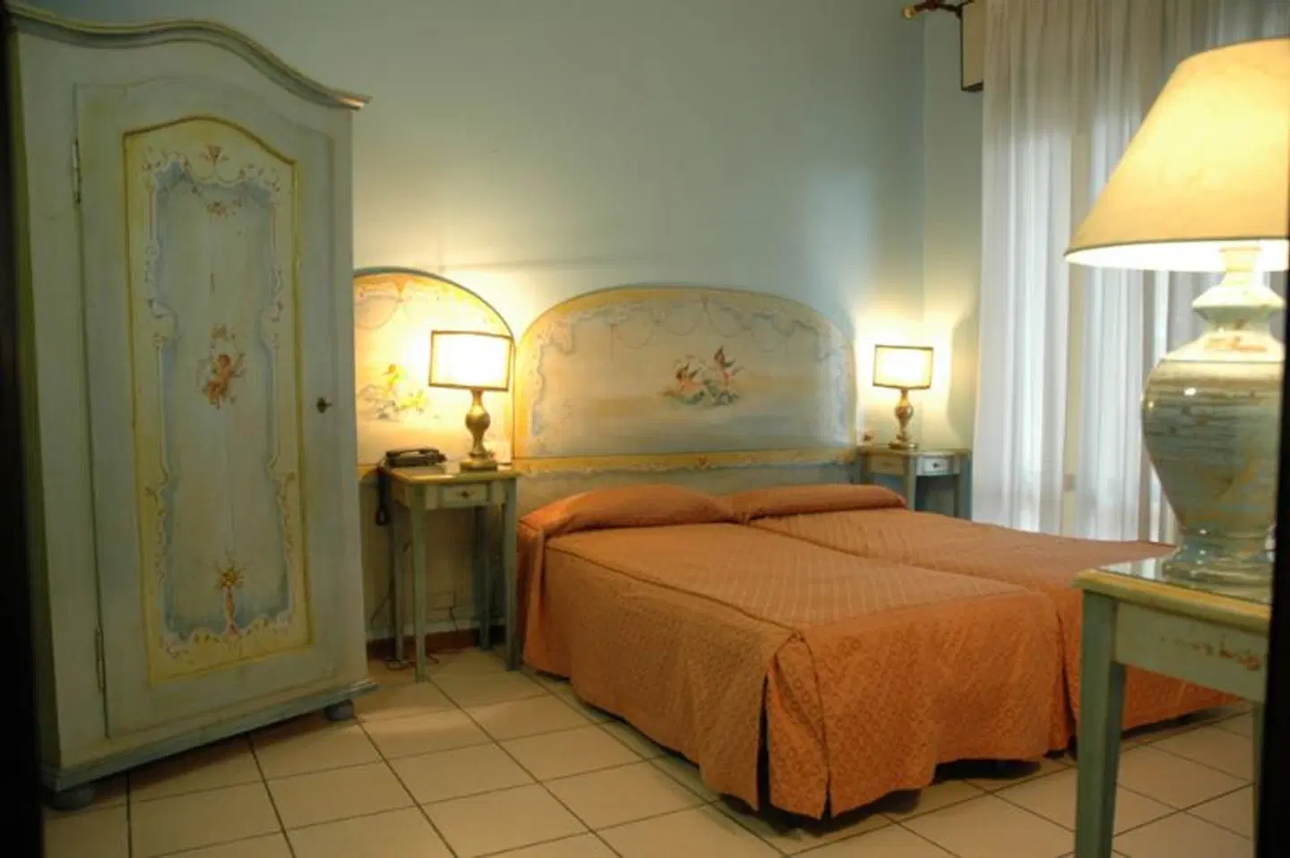 Ariston ROOM_EXAMPLE