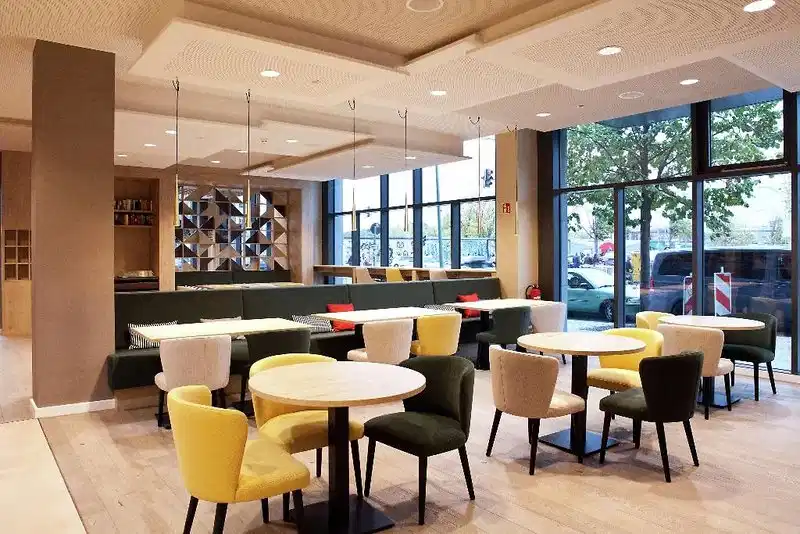 Hampton By Hilton Berlin City East Side Gallery – Hotelfoto