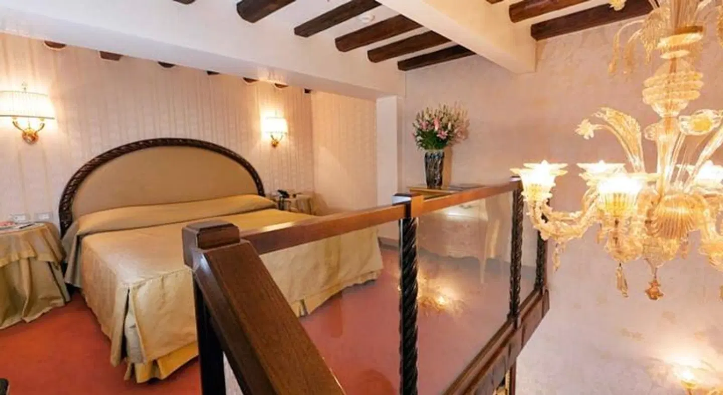 Palazzo Stern ROOM_EXAMPLE