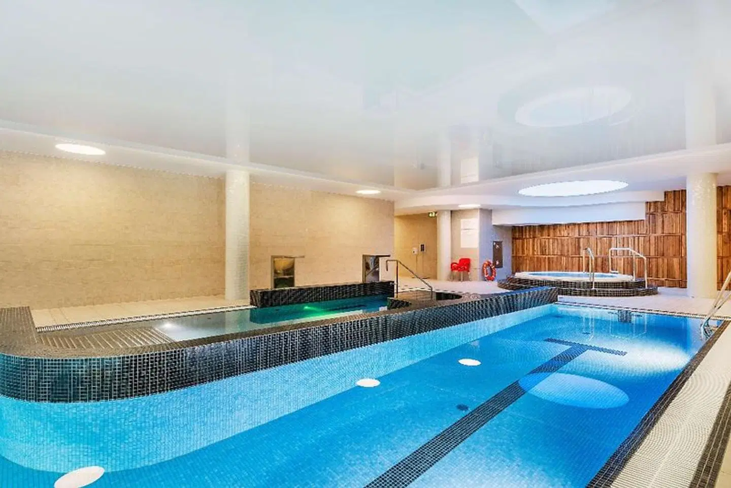 DoubleTree by Hilton Krakow Hotel & Convention Center Hallenbad