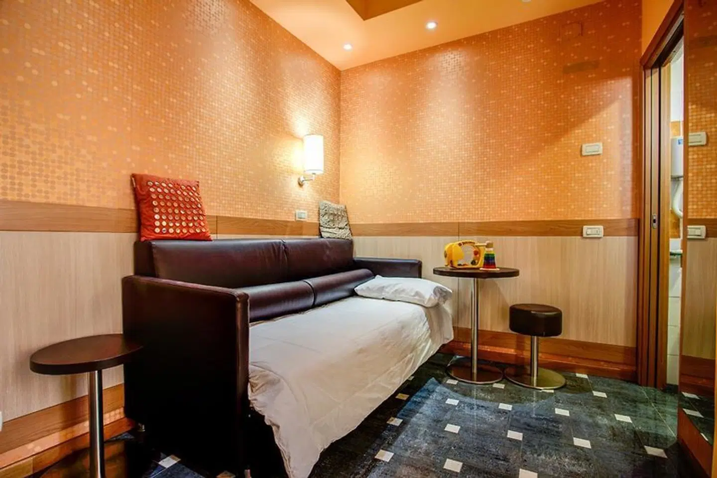 Genty ROOM_EXAMPLE