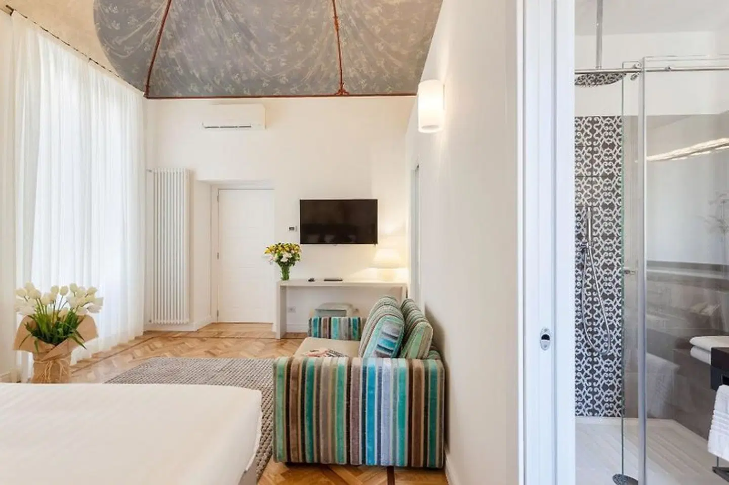 504 Corso Suites ROOM_EXAMPLE