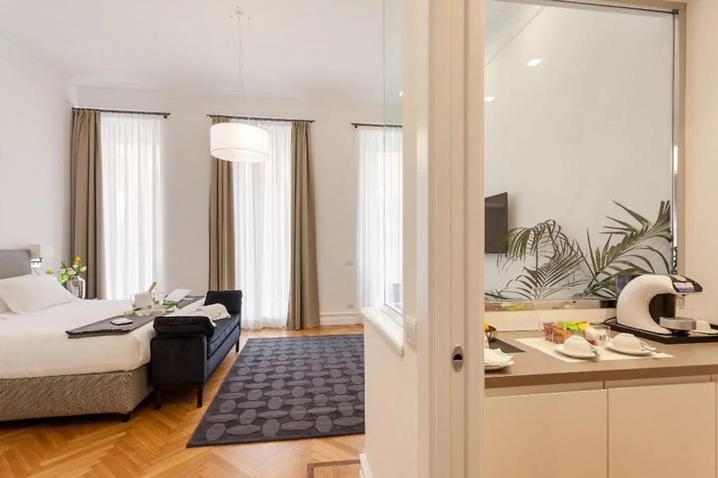 504 Corso Suites ROOM_EXAMPLE