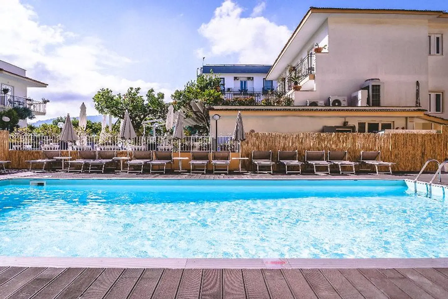 Hotel Isabella OUTDOOR_POOL