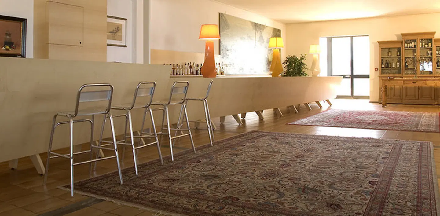 Hotel Emilia Bar