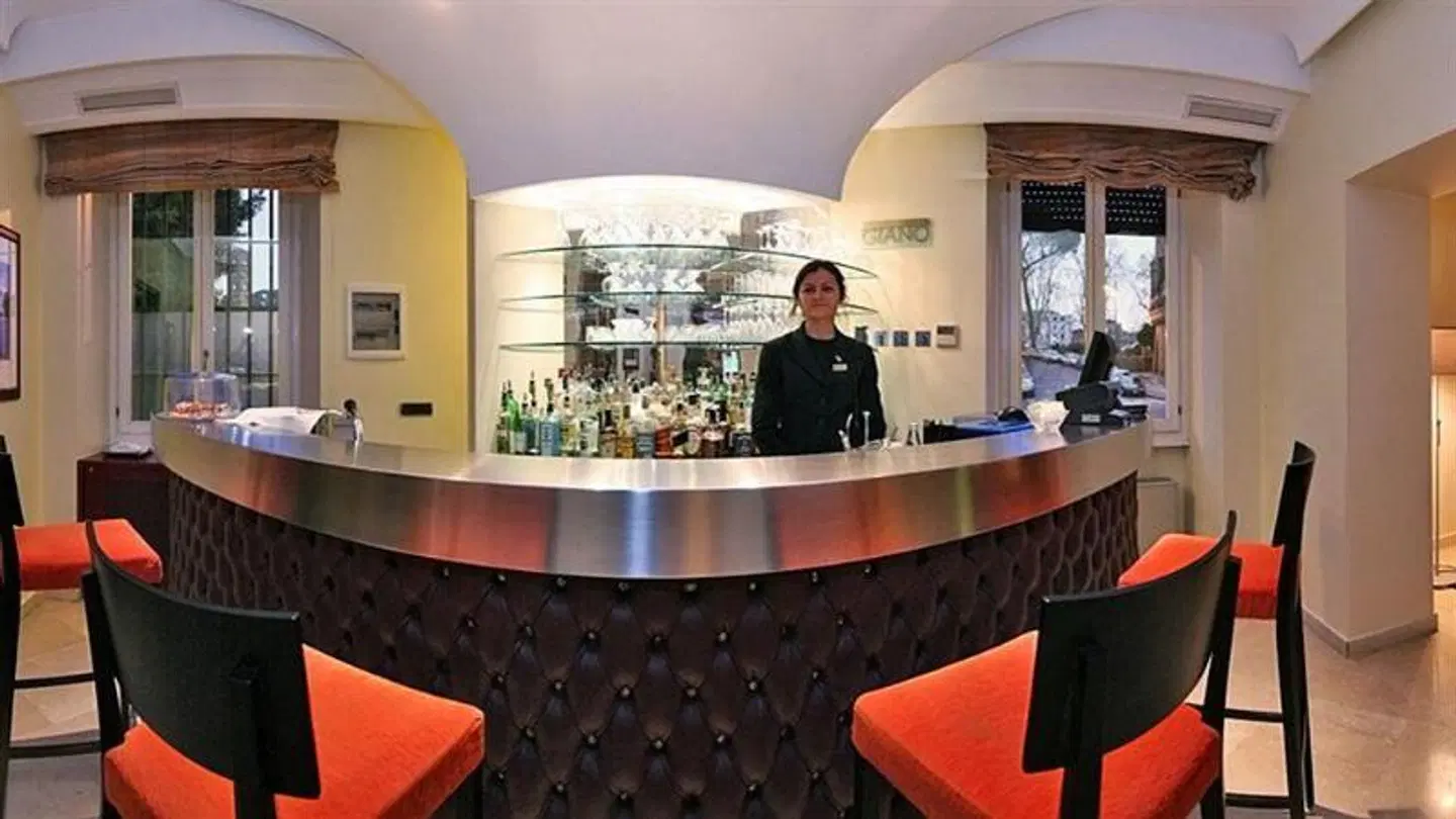 Fortyseven Bar