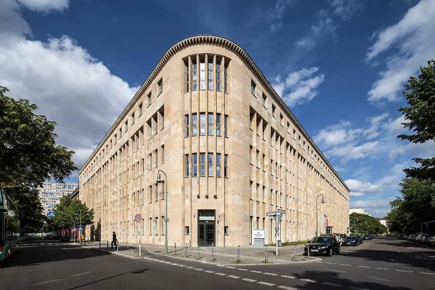 Crowne Plaza Berlin Potsdamer Platz EXTERIOR