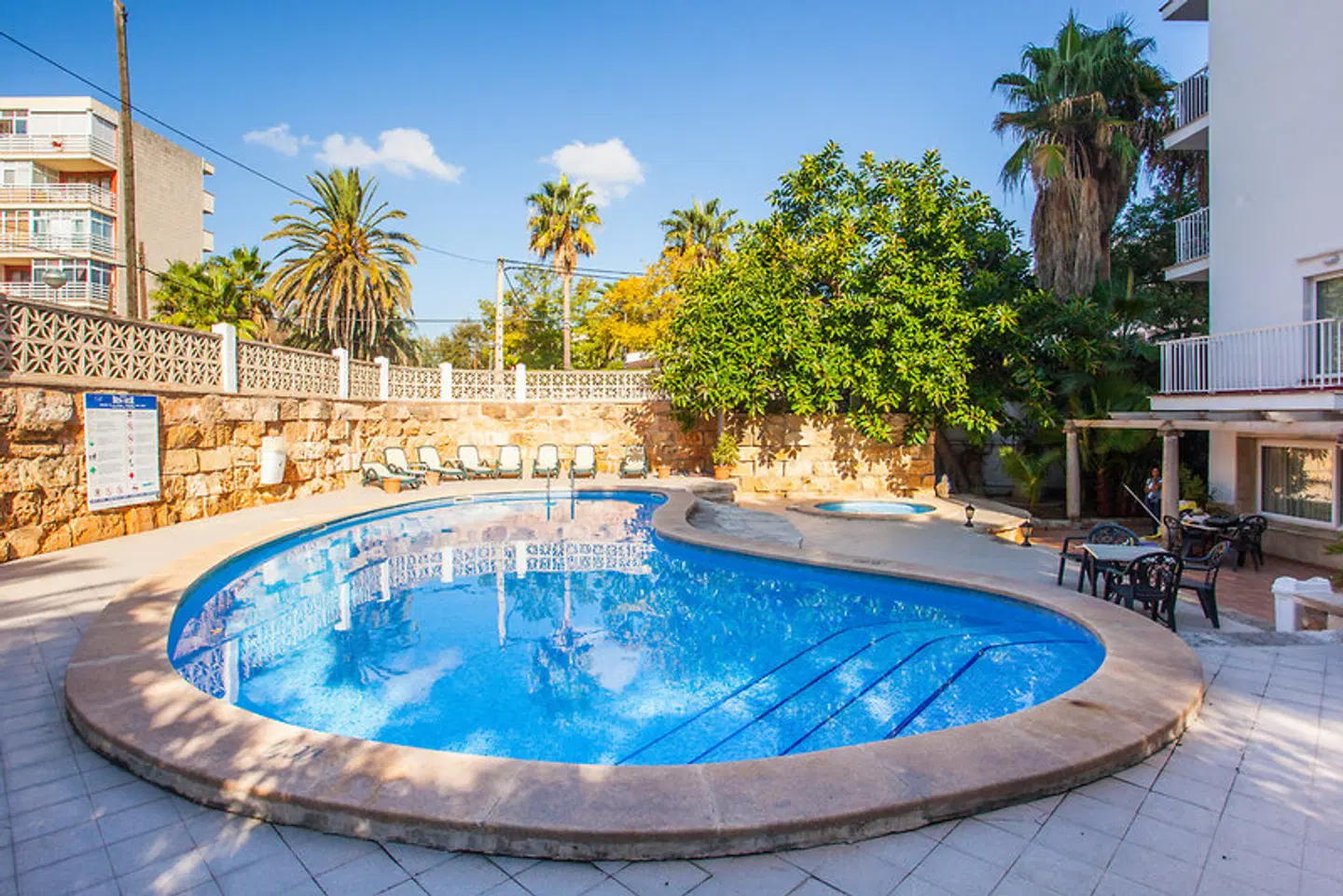 Ben Hur OUTDOOR_POOL