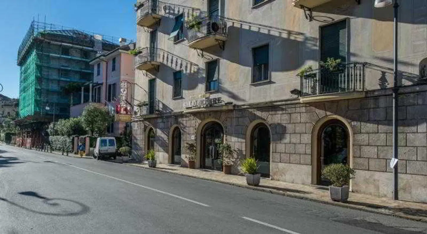 Giulio Cesare EXTERIOR