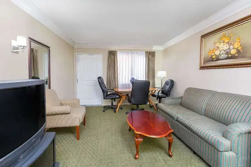 Days Inn by Wyndham Near City Of Hope – Hotelfoto