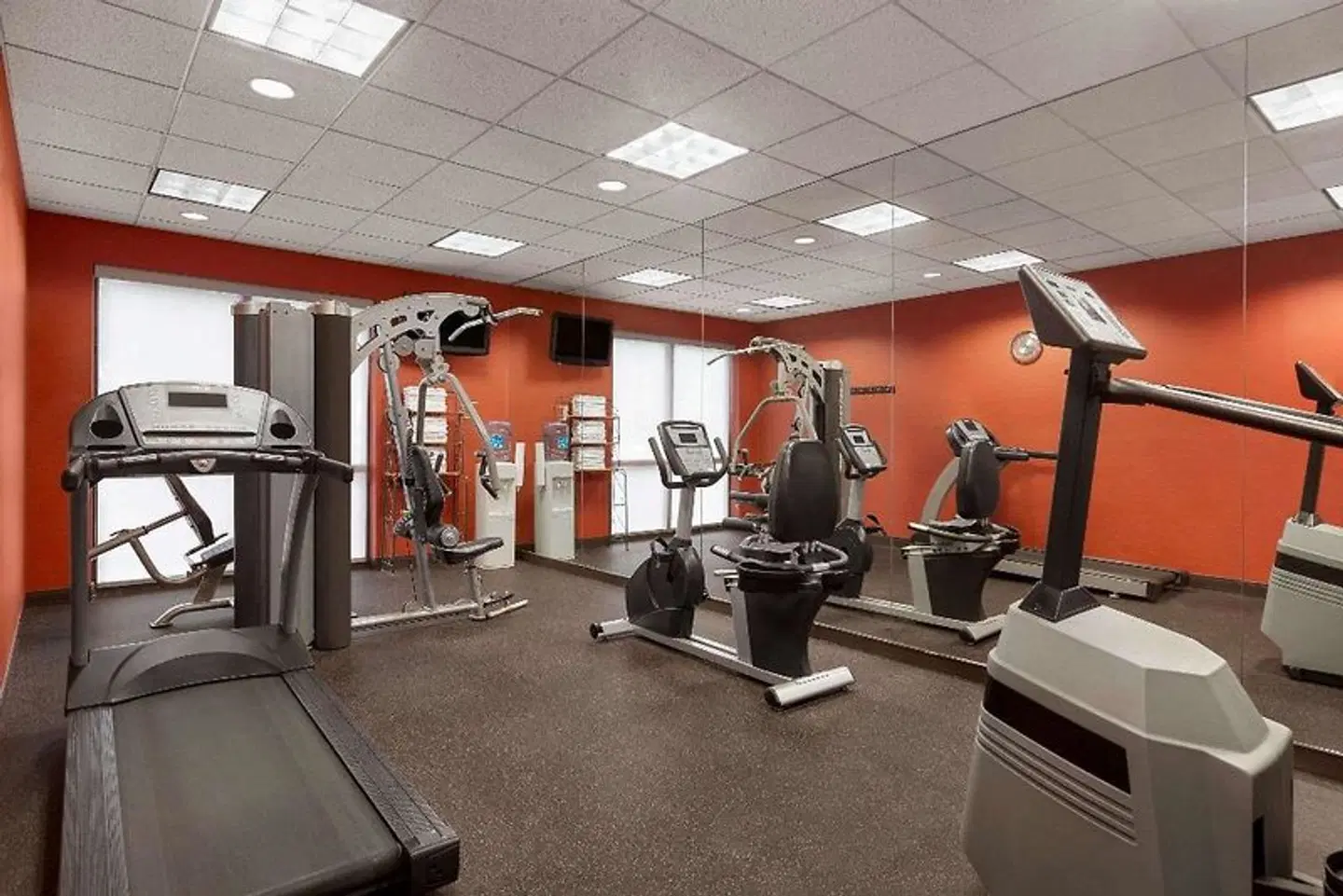 Ramada by Wyndham Suites Orlando Airport SPORTS_AND_LEISURE