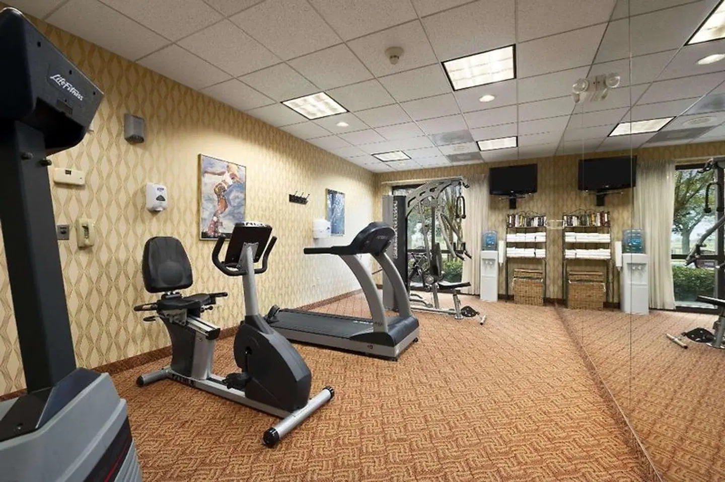 Ramada by Wyndham Suites Orlando Airport SPORTS_AND_LEISURE