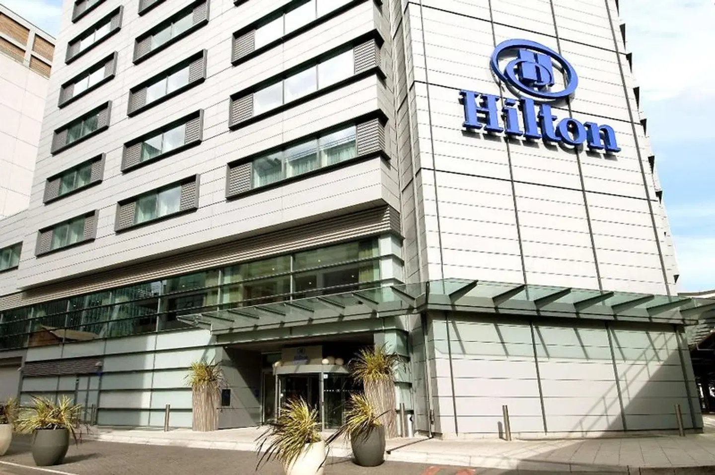 Hilton London Canary Wharf EXTERIOR