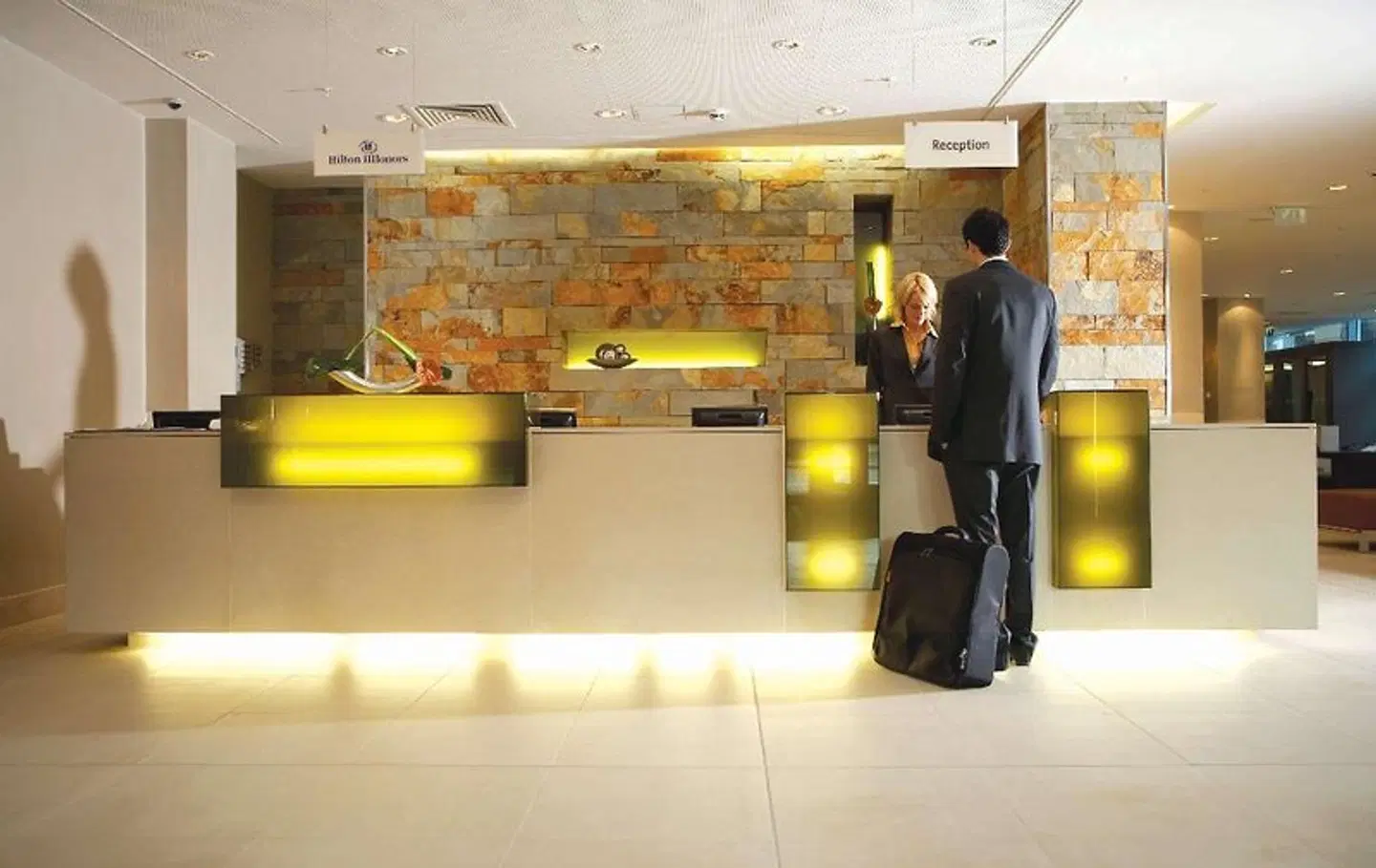 Hilton London Canary Wharf LOUNGE_LOBBY